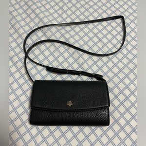 Tory burch black pebbled mini flat wallet cross body bag